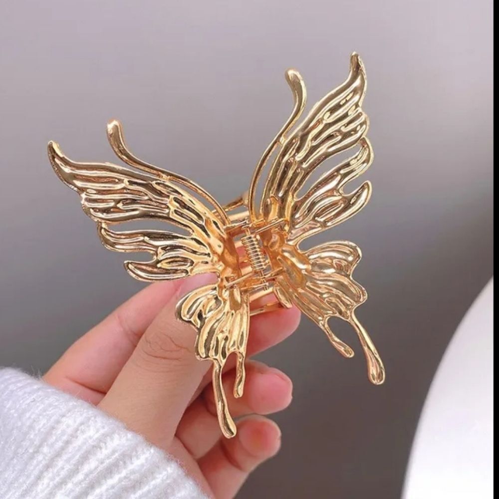 NWOT Butterfly Hair Clip Gold